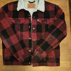 Levi's Men's Red and Black Plaid Sherpa Jacket. Size Med